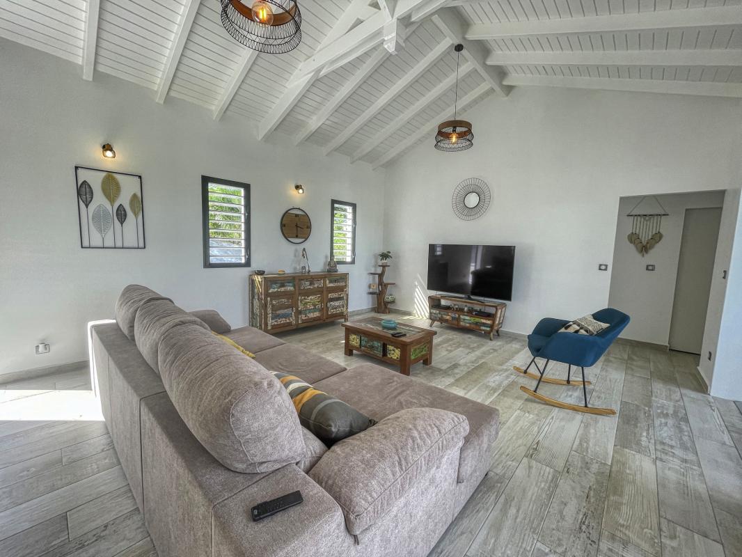 Location Villa avec piscine Gosier Guadeloupe-pièce à vivre