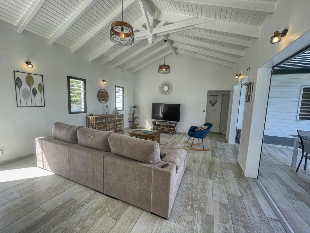 Location Villa avec piscine Gosier Guadeloupe-salon