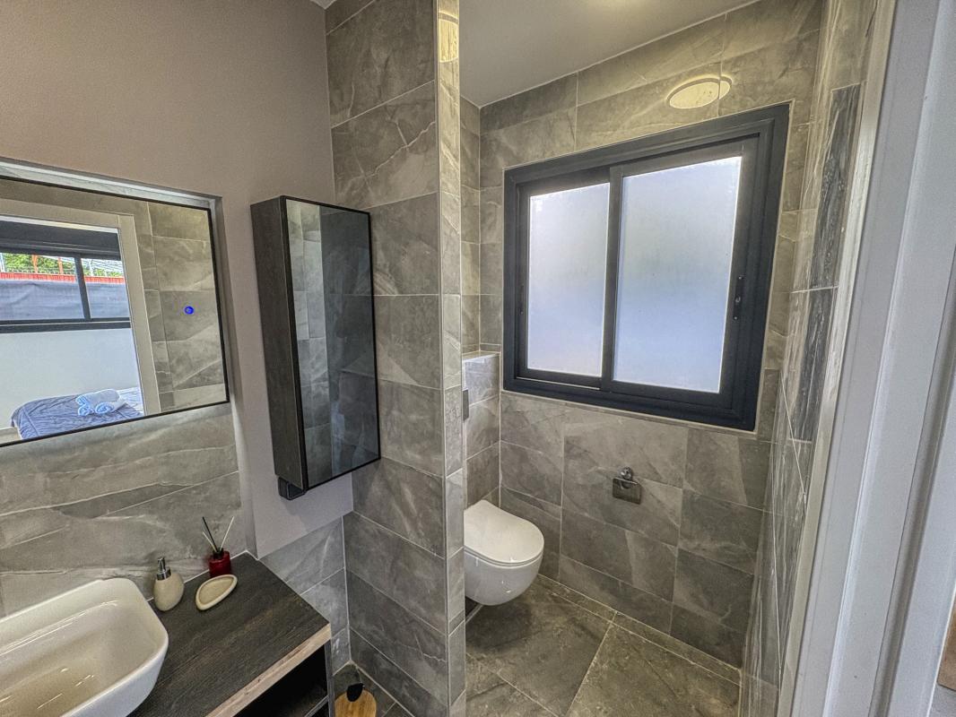 Location villa piscine Gosier Guadeloupe_Chambre 1