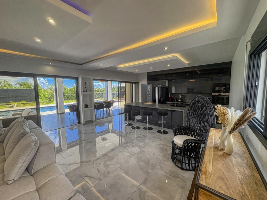 Location villa piscine Gosier Guadeloupe_Cuisine