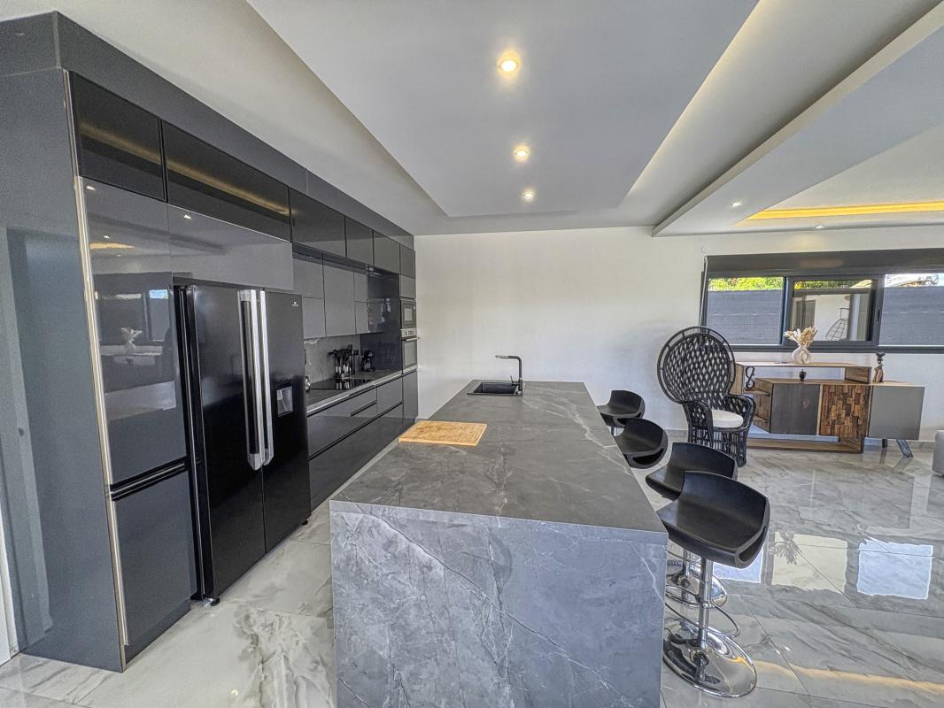 Location villa piscine Gosier Guadeloupe_Cuisine