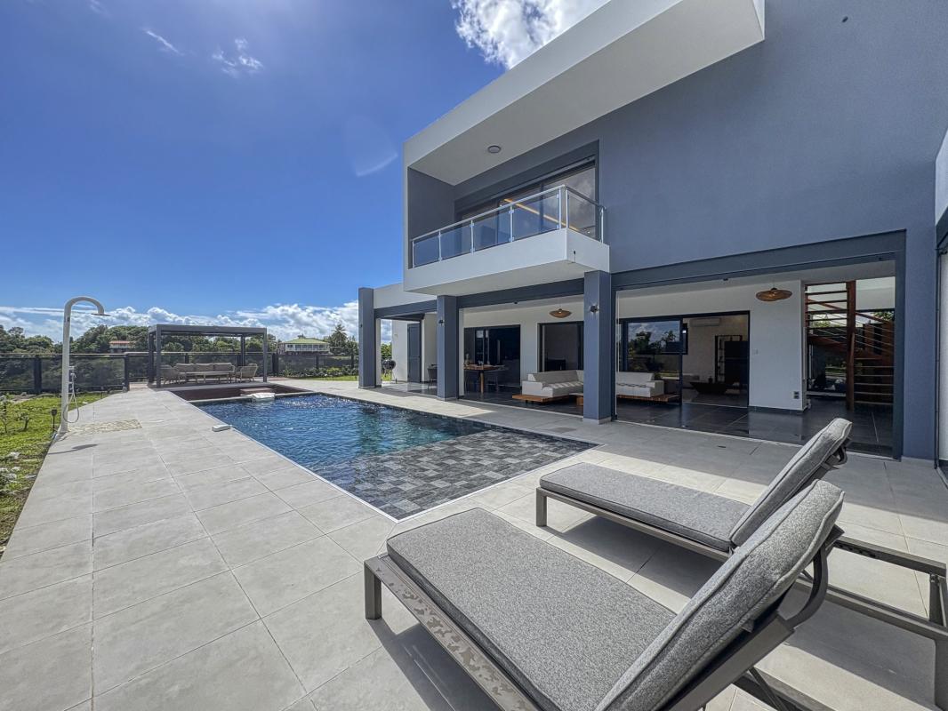 Location villa piscine Gosier Guadeloupe_Piscine