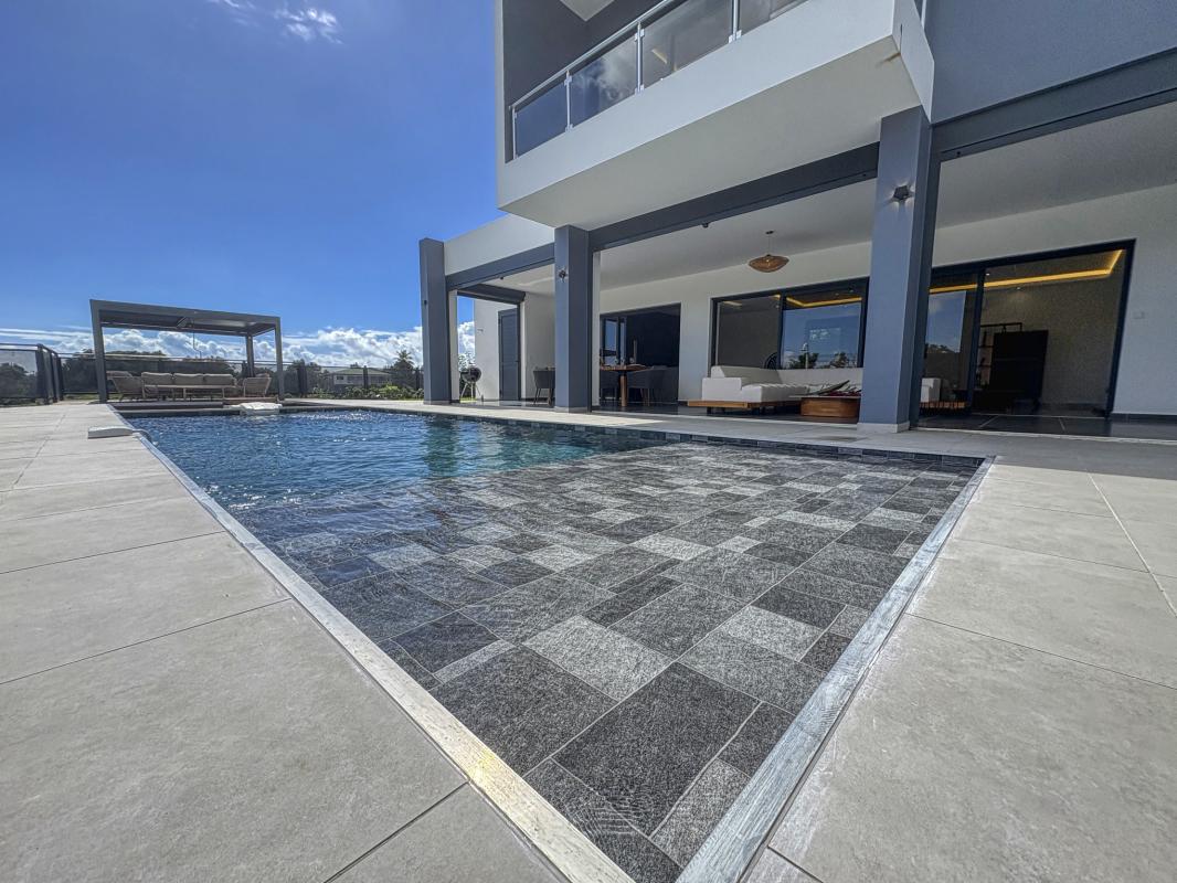 Location villa piscine Gosier Guadeloupe_Piscine