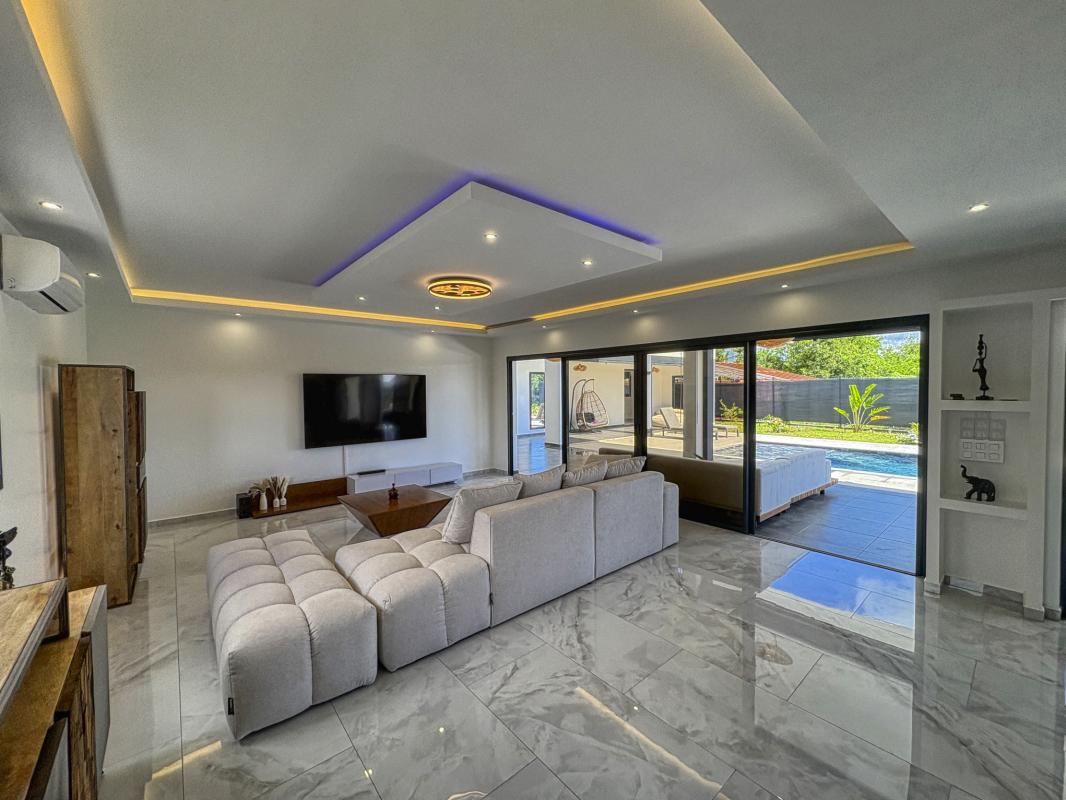 Location villa piscine Gosier Guadeloupe_Séjour