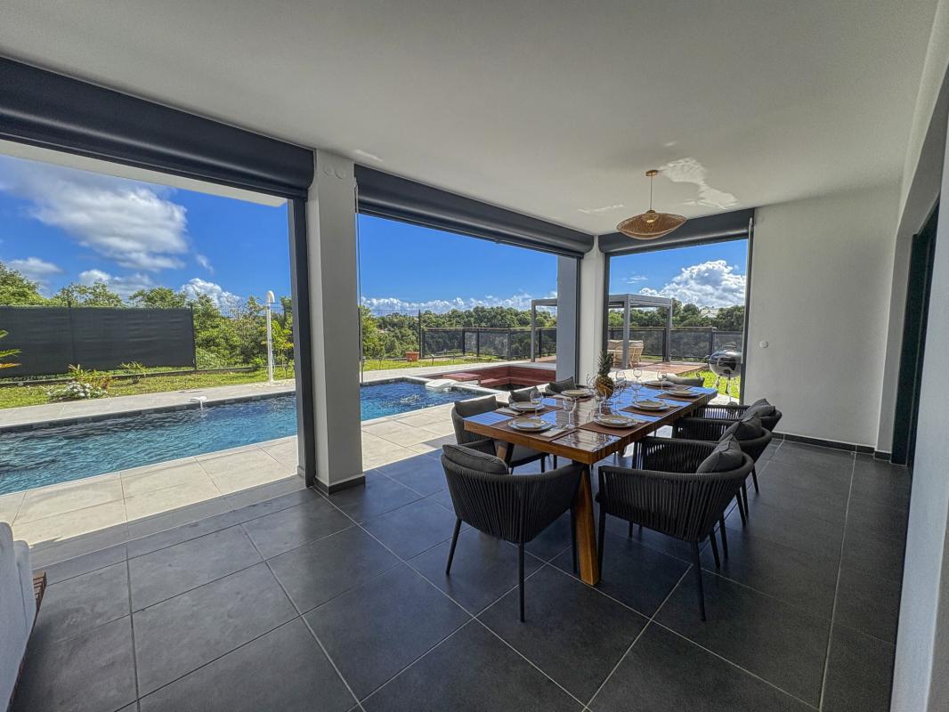 Location villa piscine Gosier Guadeloupe_Terrasse