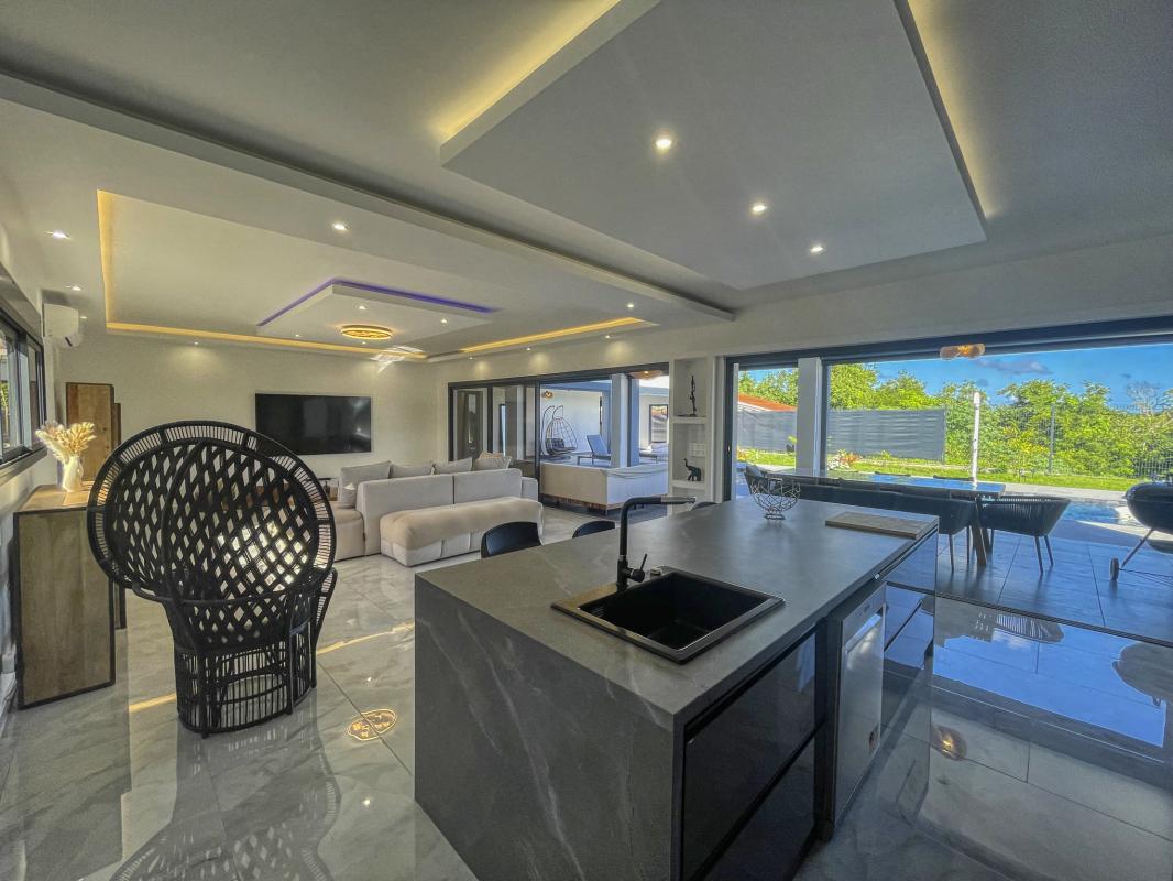 Location villa avec piscine Le Gosier Guadeloupe - Cuisine