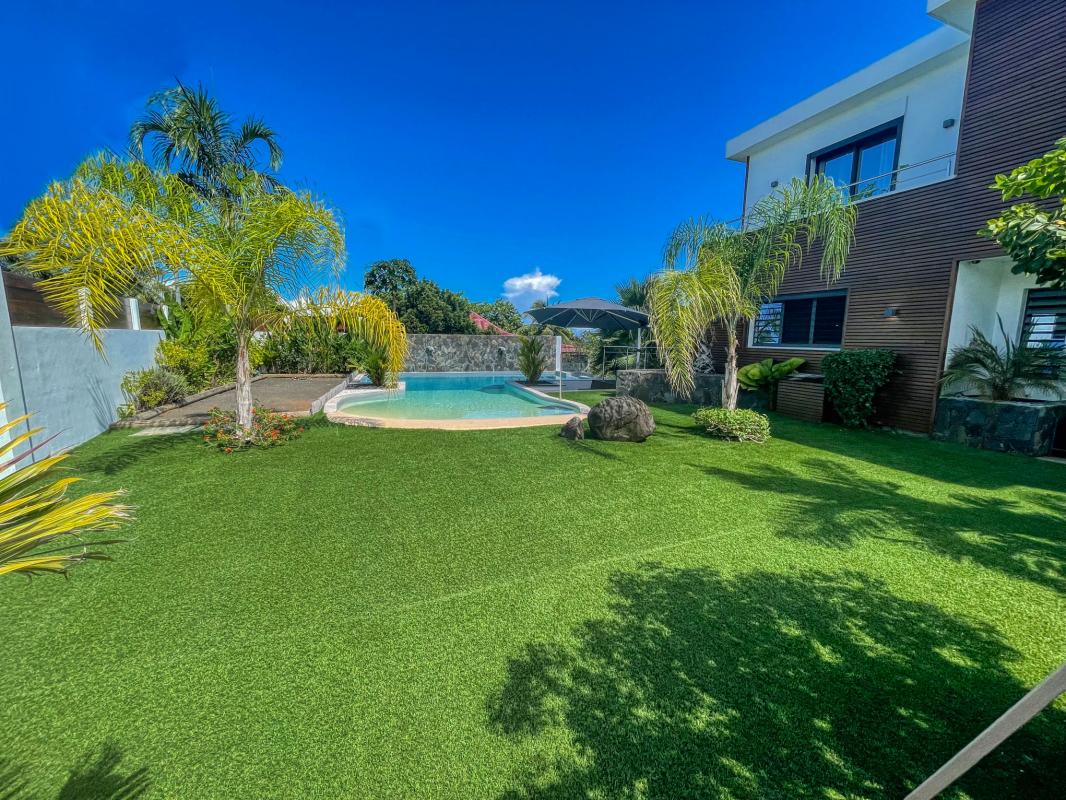 Location-villa-piscine-vue-mer-Goyave-Guadeloupe_exterieur