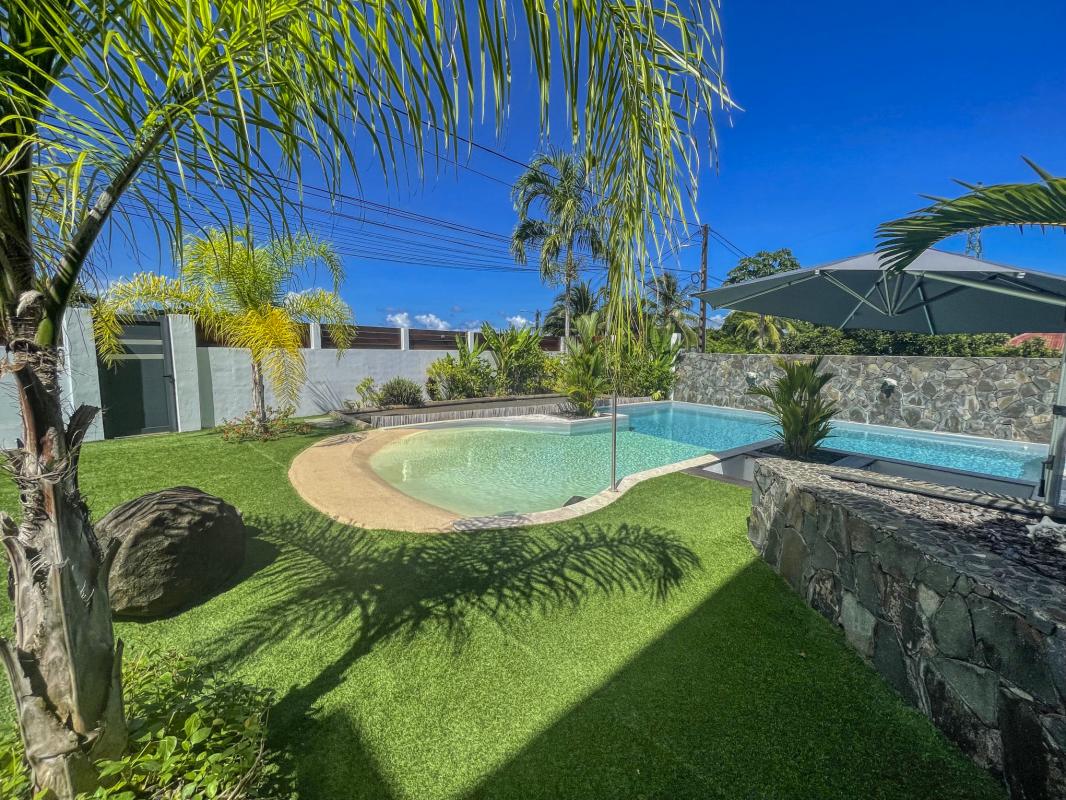 Location-villa-piscine-vue-mer-Goyave-Guadeloupe_piscine