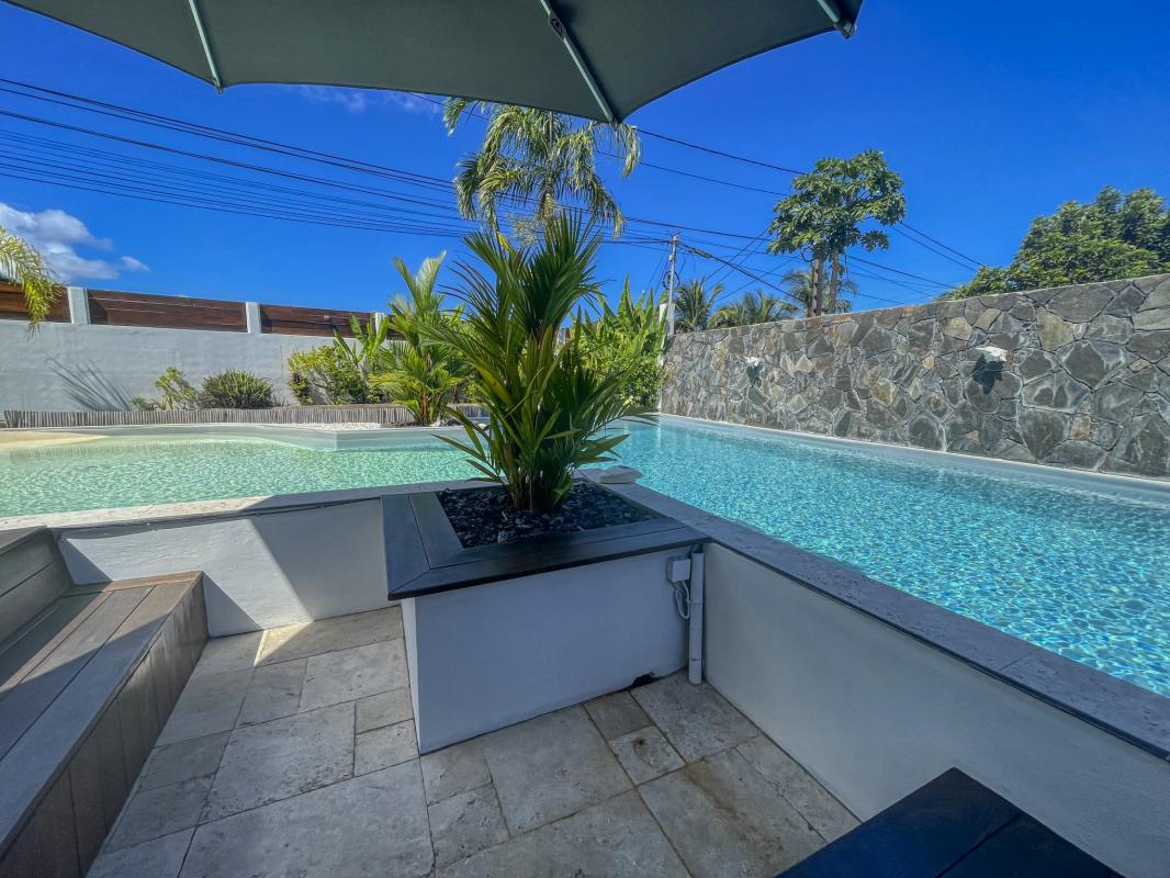 Location-villa-piscine-vue-mer-Goyave-Guadeloupe_piscine