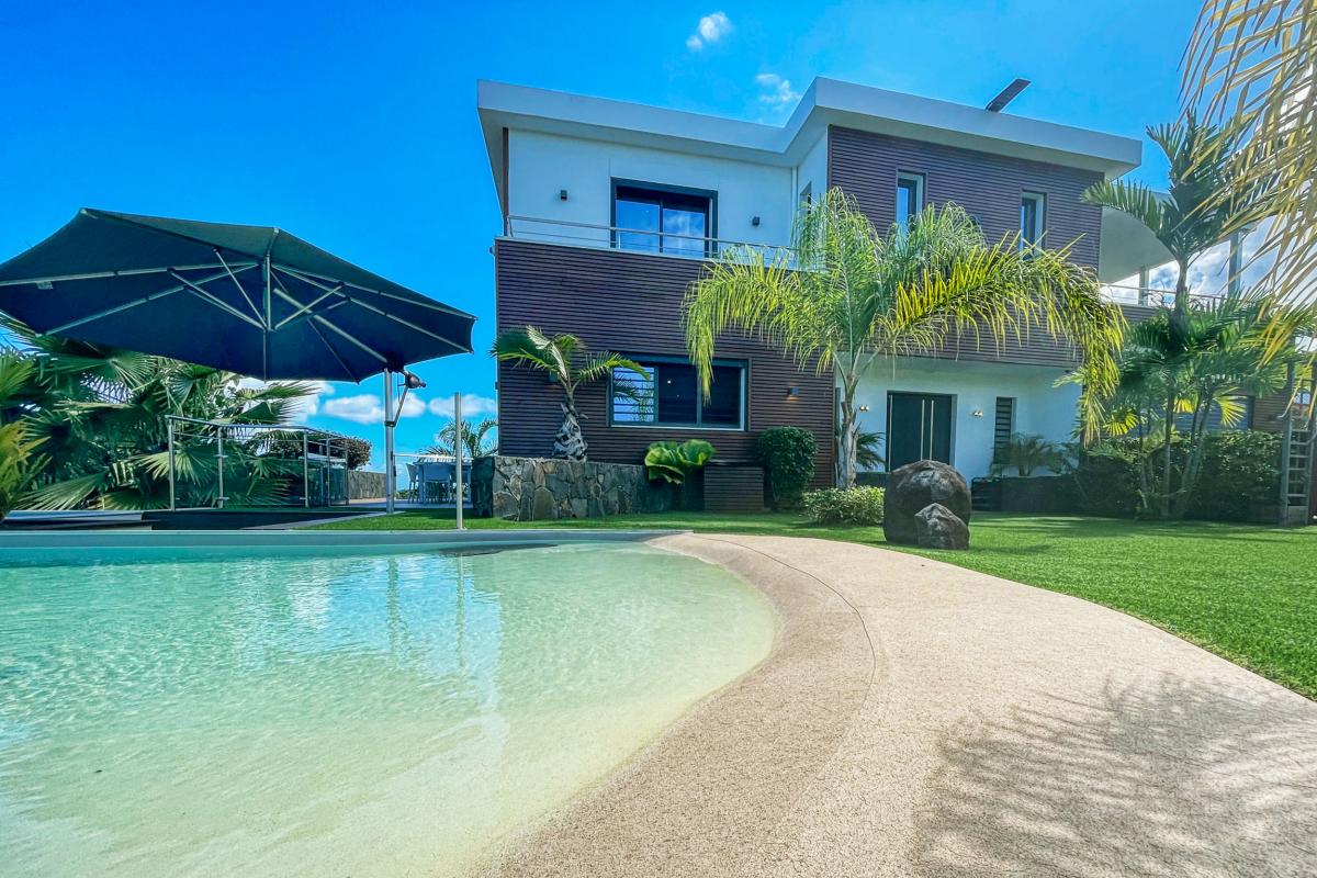 Location-villa-piscine-vue-mer-Goyave-Guadeloupe_piscine
