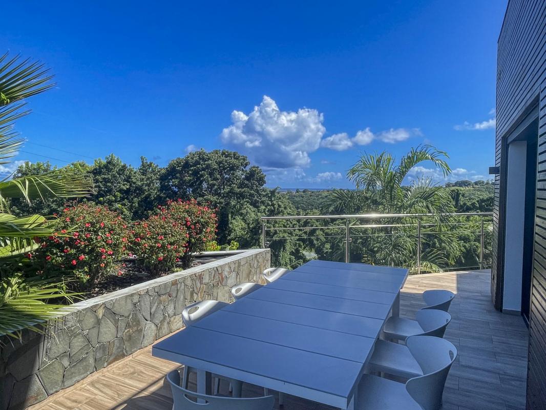 Location villa piscine vue mer Goyave Guadeloupe_terrasse