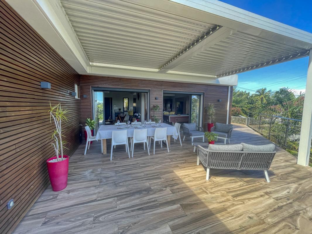 Location villa piscine vue mer Goyave Guadeloupe_terrasse