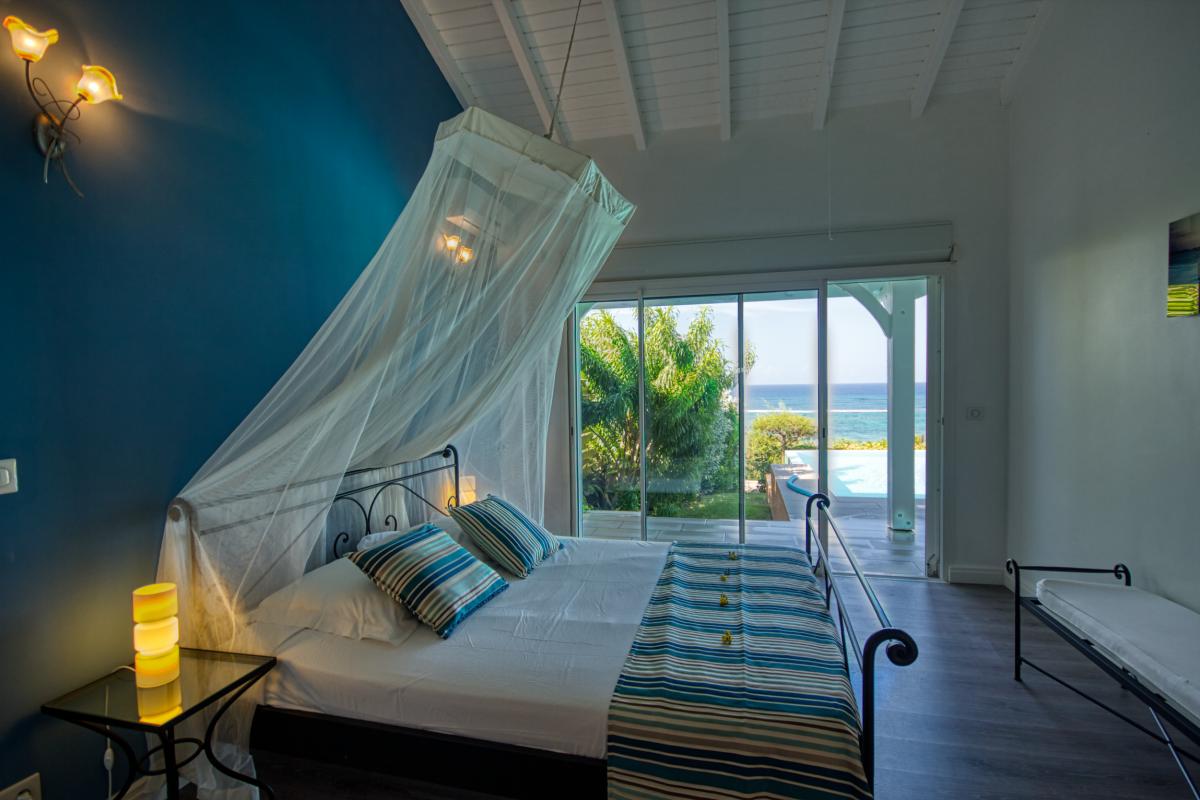 Rental luxury villa sea view Guadeloupe - the bedroom first floor
