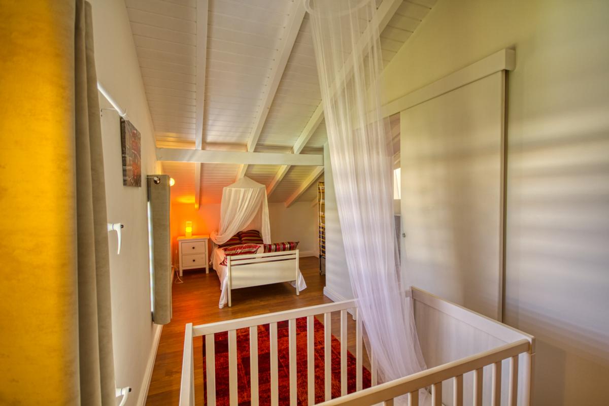 Rental luxury villa sea view Guadeloupe - mezzanine, relaxation area