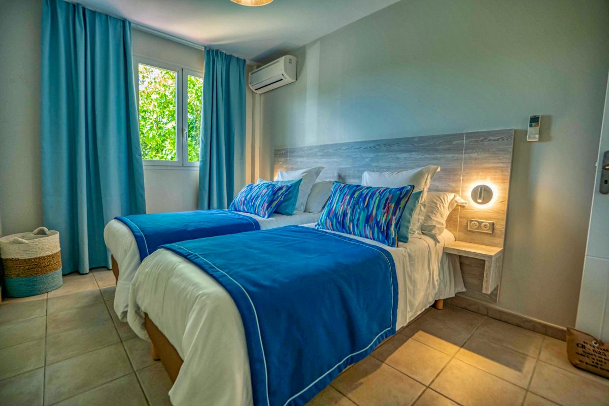 Location villa 4 chambres 8 personnes avec piscine vue mer et pieds dans l'eau - villa tallulah