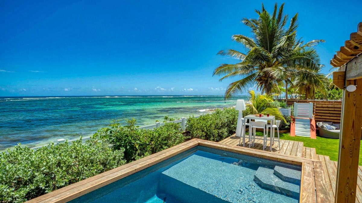 Location villa 4 chambres 8 personnes avec piscine vue mer et pieds dans l'eau - villa tallulah