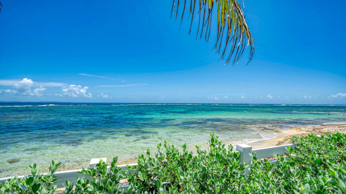 Location villa 4 chambres 8 personnes avec piscine vue mer et pieds dans l'eau - villa poema