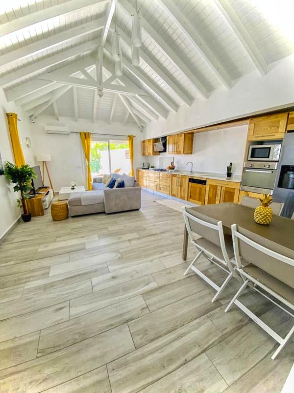 Location villa Le Moule Guadeloupe-pièce principale