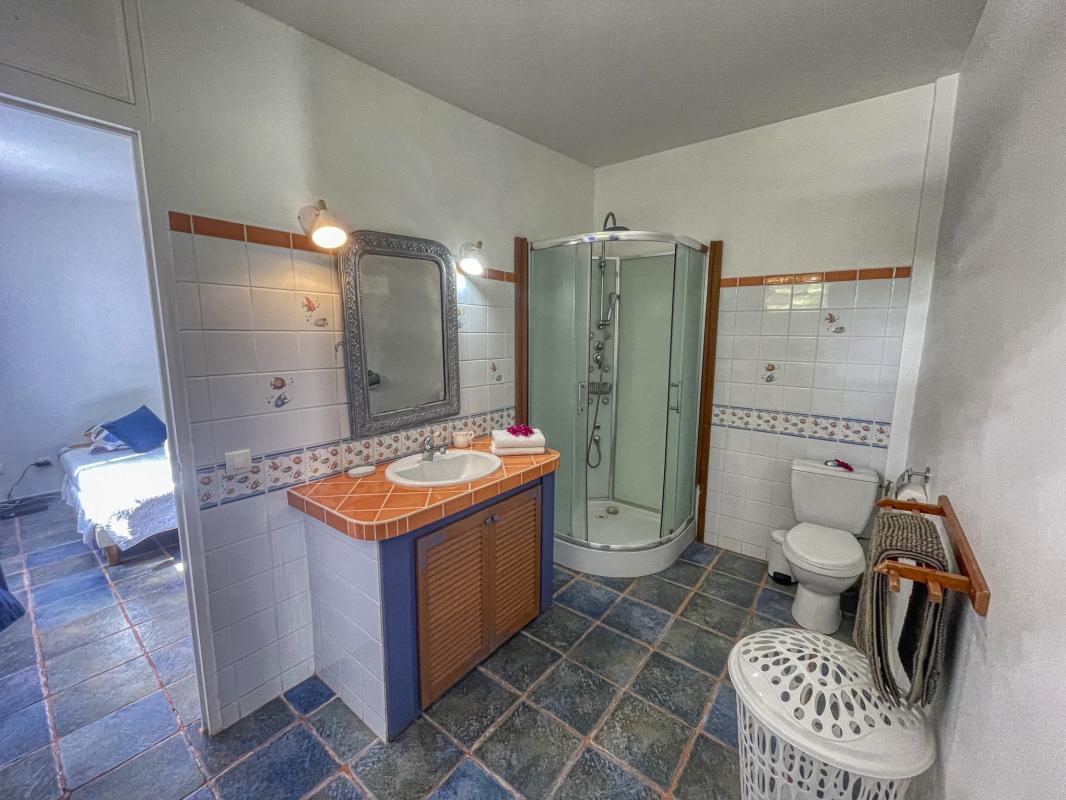 Location Villa Le Moule Guadeloupe__salle de douche