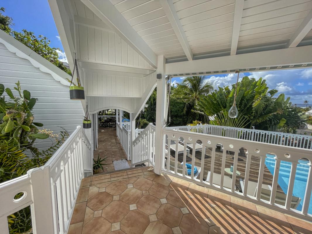 A louer villa vue mer le moule Guadeloupe-accès chambres