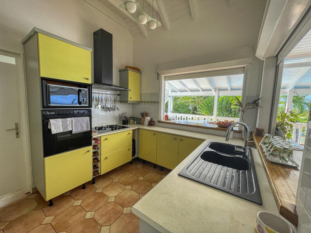 A louer villa vue mer le moule Guadeloupe-cuisine