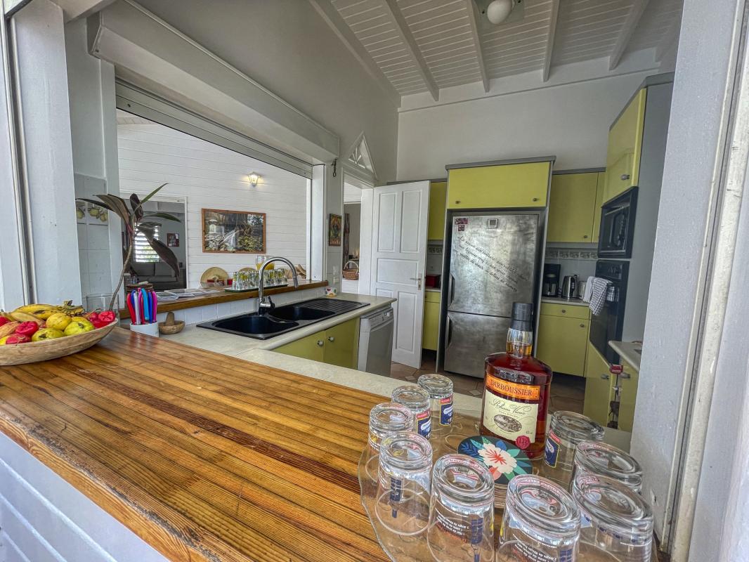 A louer villa vue mer le moule Guadeloupe-cuisine