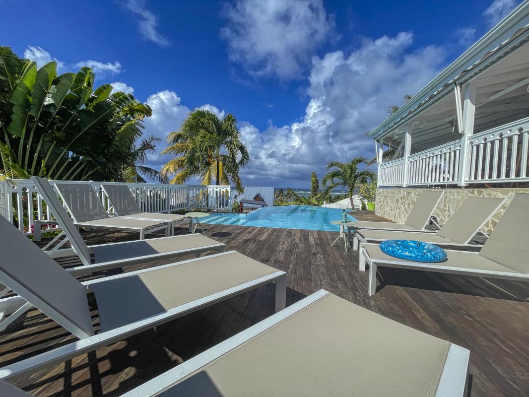 A louer villa vue mer le moule Guadeloupe-Piscine vue mer