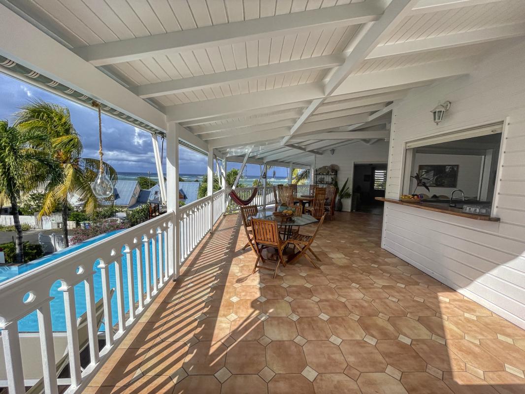 A louer villa vue mer le moule Guadeloupe-Terrasse