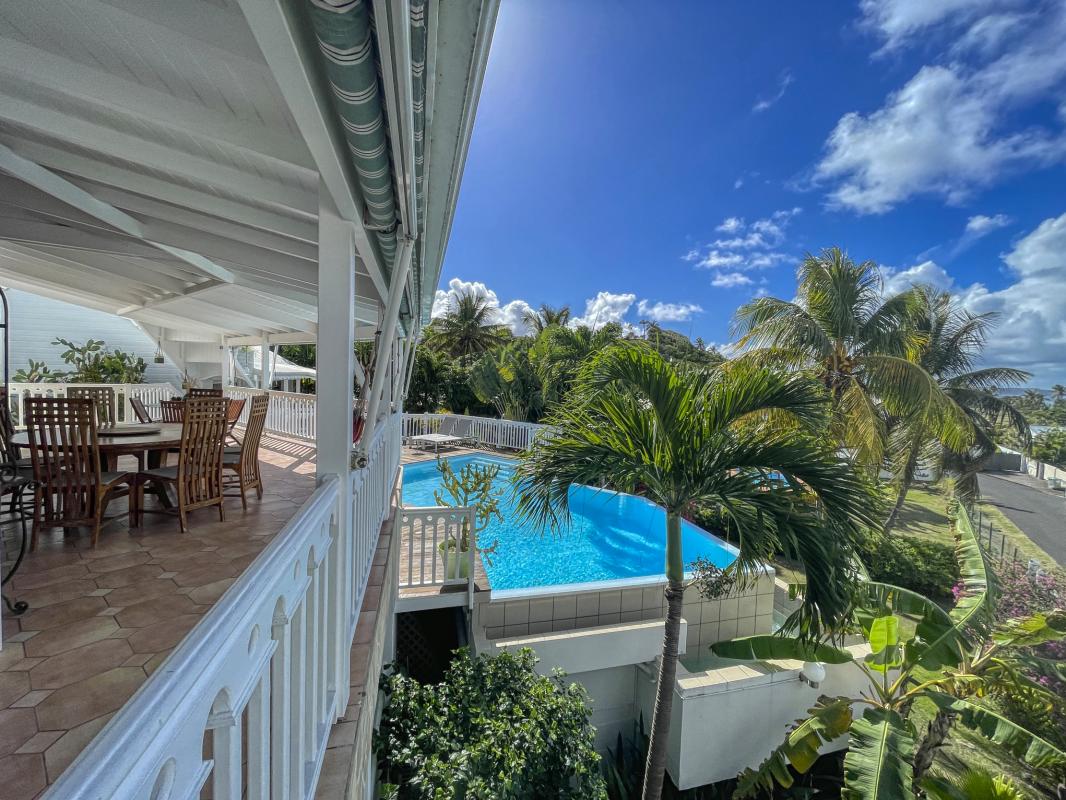 A louer villa vue mer le moule Guadeloupe-Terrasse