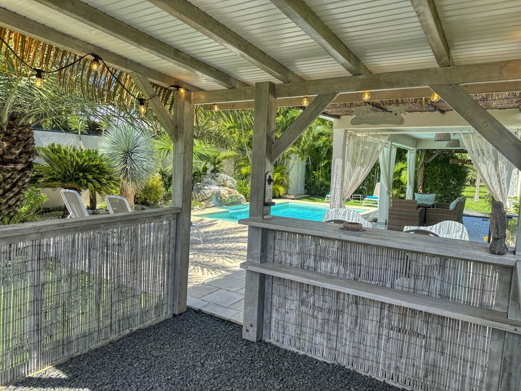 Location villa piscine Le Moule Guadeloupe_cuisine exterieure
