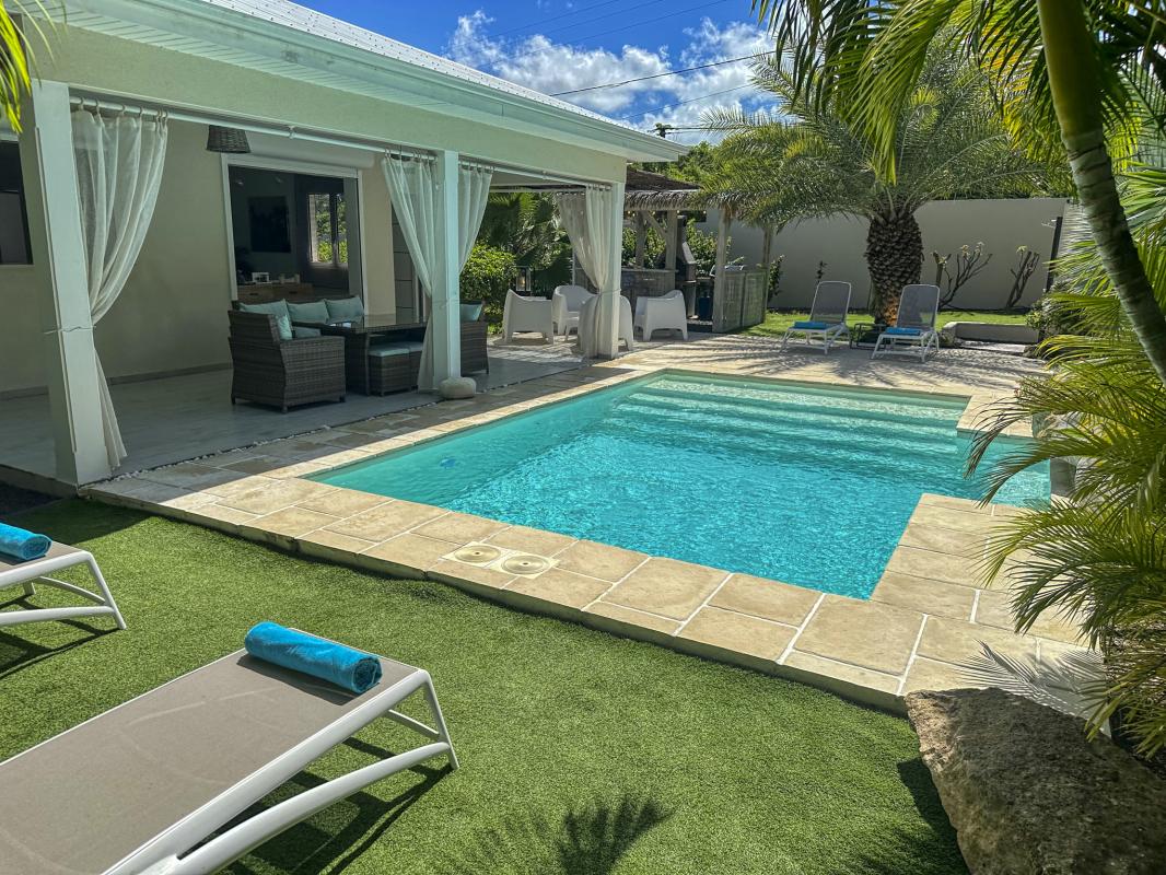 Location villa piscine Le Moule Guadeloupe_piscine