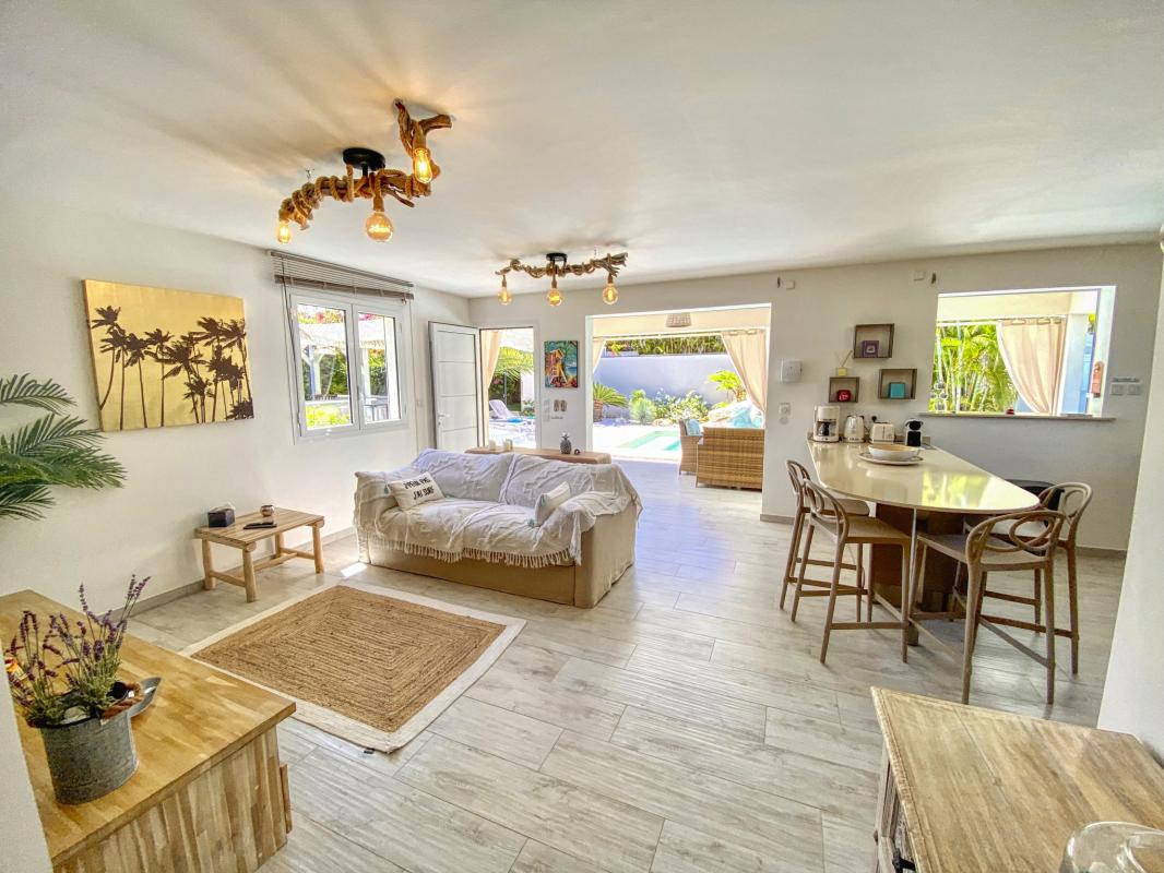 Location villa piscine Le Moule Guadeloupe_sejour