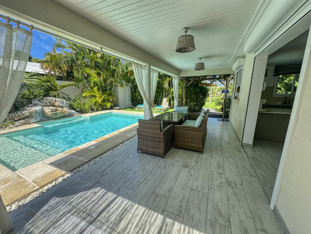 Location villa piscine Le Moule Guadeloupe_terrasse