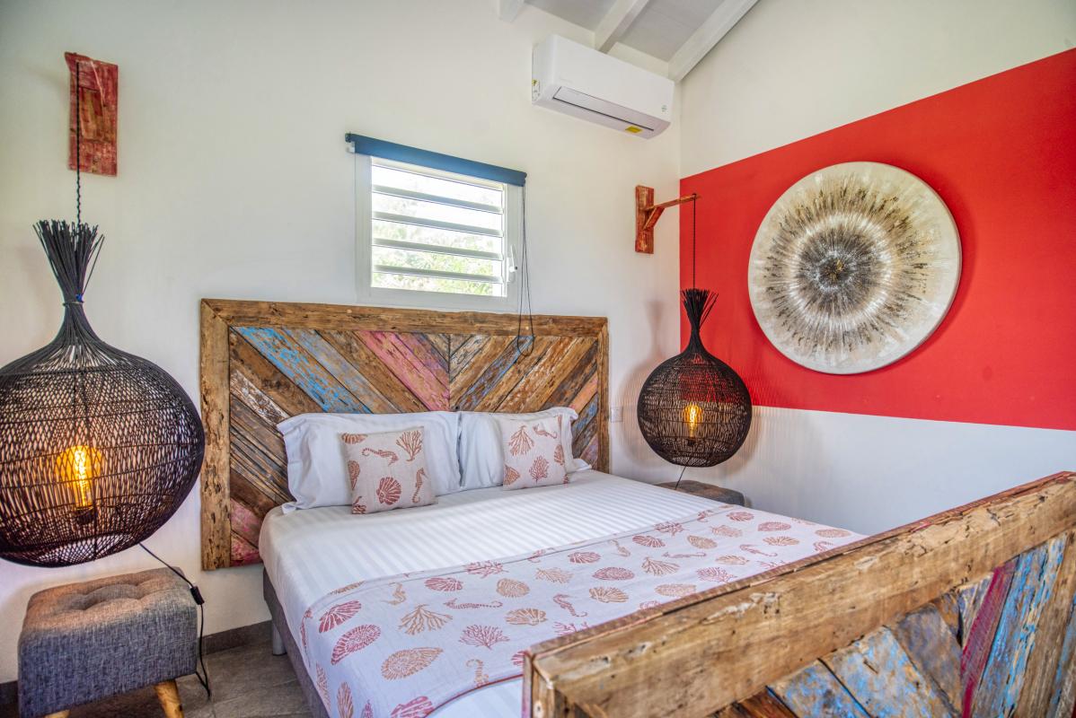 Location villa piscine accès et vue mer Le Moule Guadeloupe_chambre