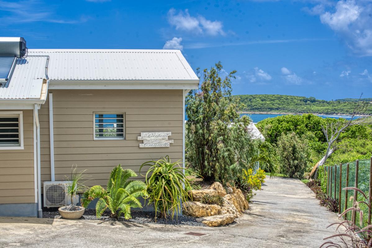 Location villa piscine accès et vue mer Le Moule Guadeloupe_exterieur