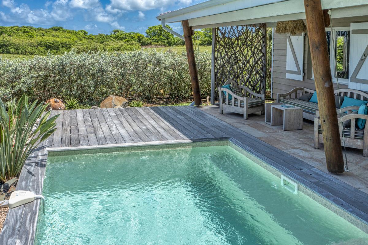 Location villa piscine accès et vue mer Le Moule Guadeloupe_piscine