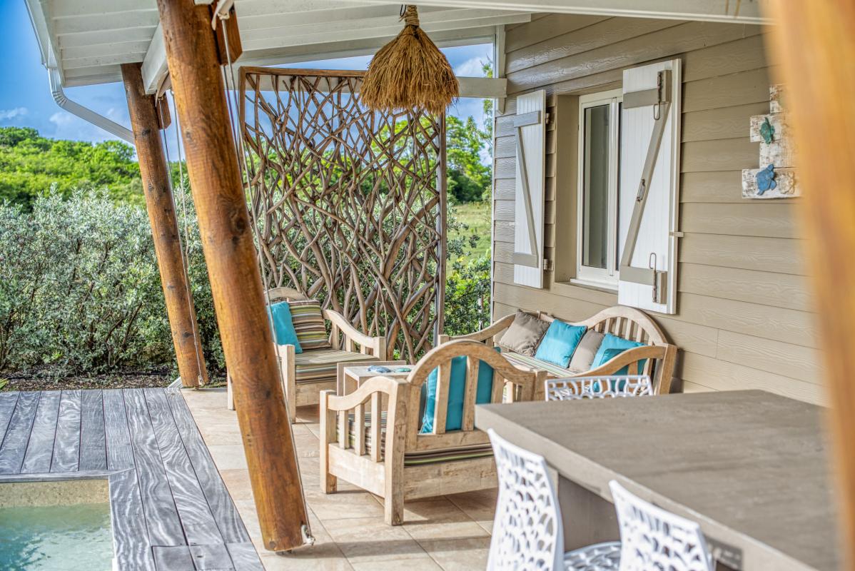 Location villa piscine accès et vue mer Le Moule Guadeloupe_salon exterieur