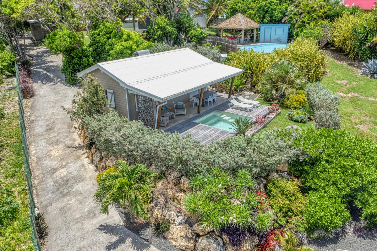 Location villa piscine accès et vue mer Le Moule Guadeloupe_vue ensemble