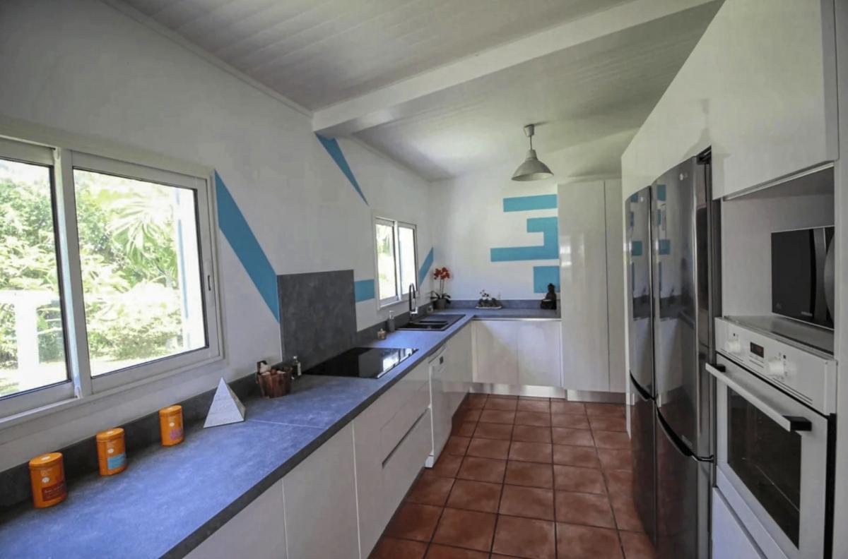 Location villa piscine accès et vue mer Le Moule Guadeloupe_cuisine