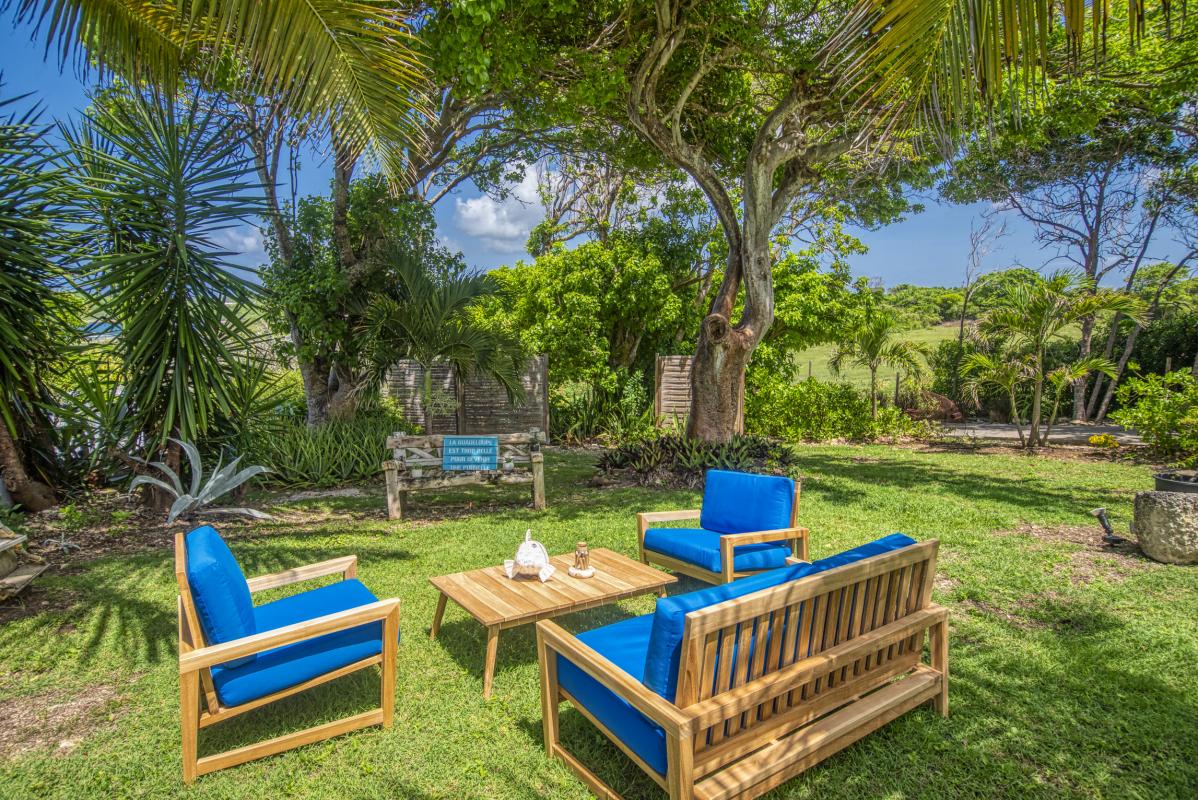 Location villa piscine accès et vue mer Le Moule Guadeloupe_salon exterieur