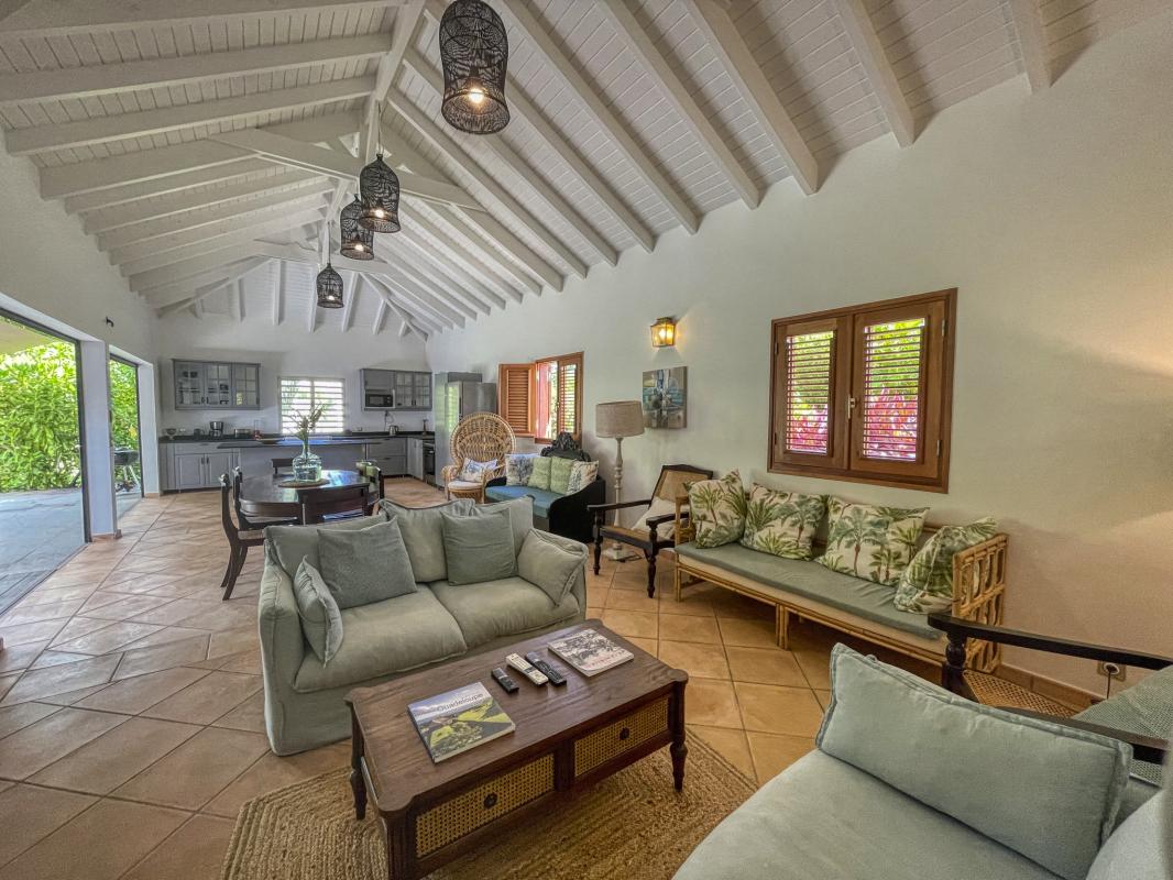 Villa Petit Bourg Guadeloupe__salon cuisine