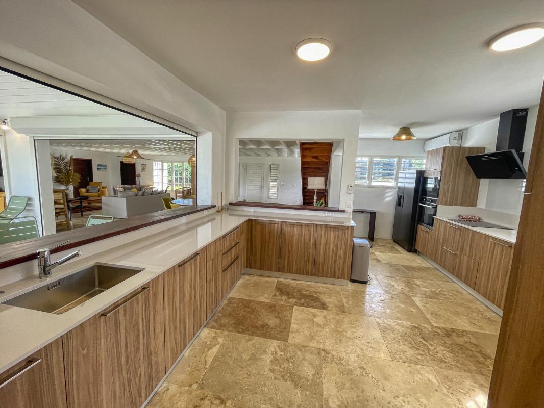 A louer villa 15 personnes Petit Bourg Guadeloupe Cuisine
