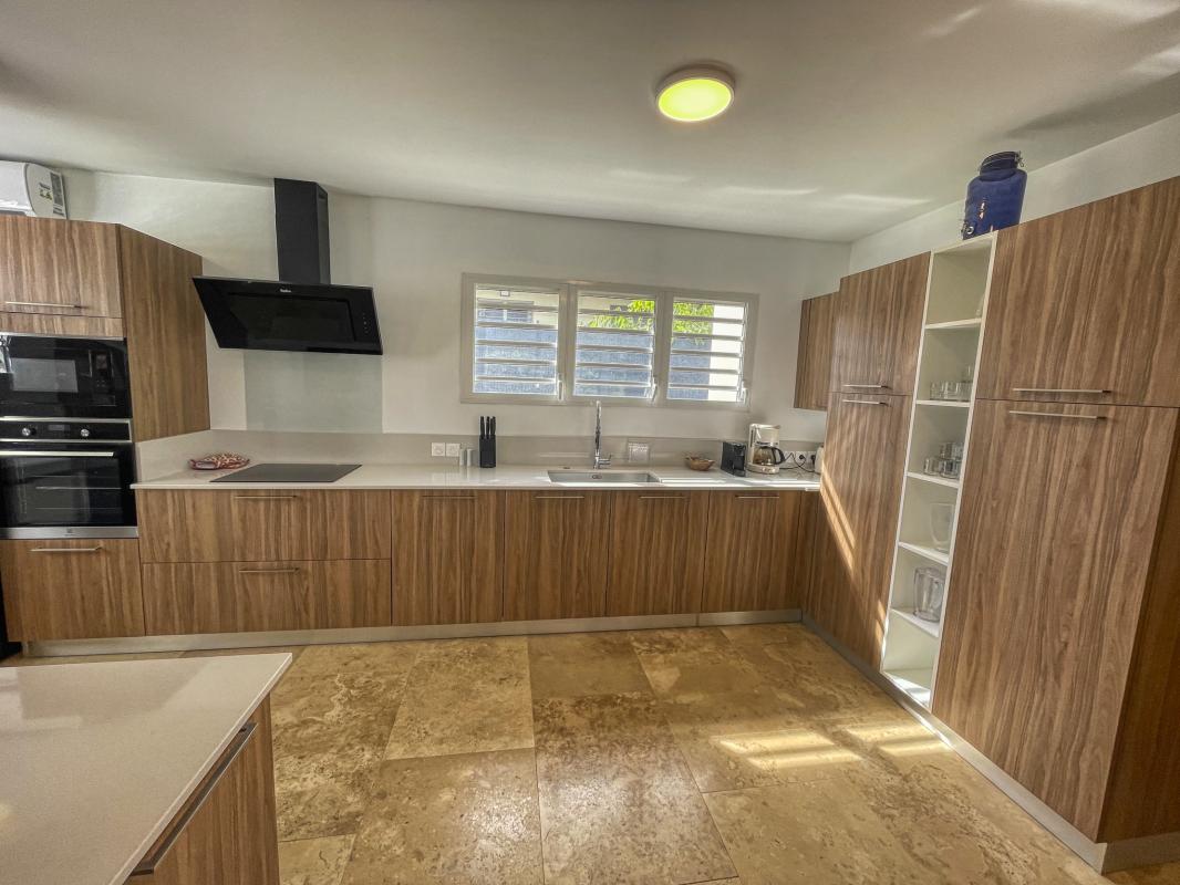 A louer villa 15 personnes Petit Bourg Guadeloupe Cuisine