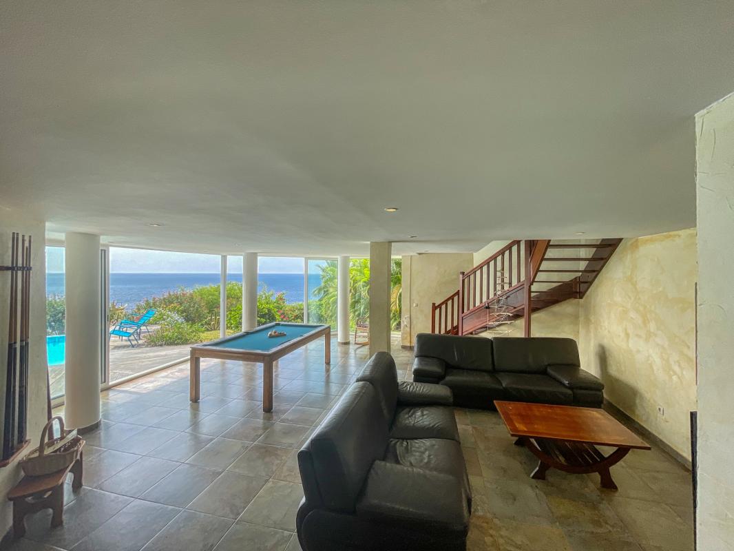 Location de villa 5 chambres 10 personnes avec piscine vue mer et accés mer à Pointe Noire en Guadeloupe