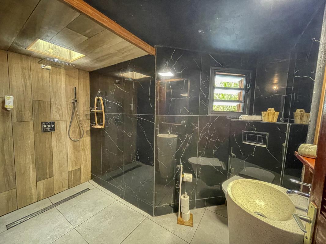 A louer villa 2 chambres Pointe Noire Guadeloupe_ Salle de bain 