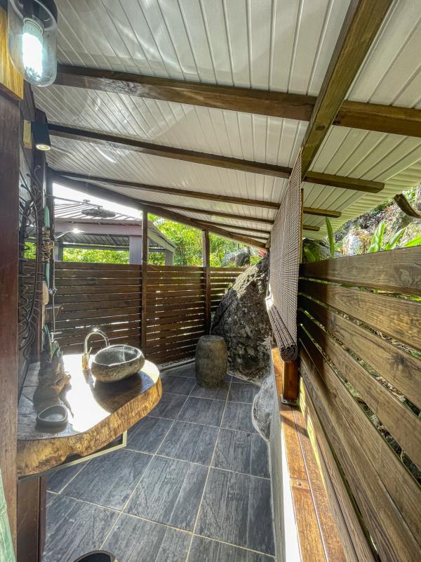 Location An Ba Bwa La Pointe Noire Guadeloupe-salle de douche