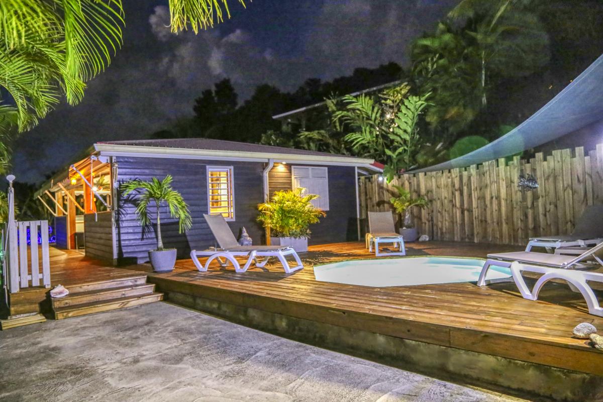 A louer villa 2 chambres Pointe Noire Guadeloupe_ Piscine Nuit 