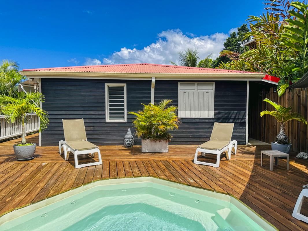 A louer villa 2 chambres Pointe Noire Guadeloupe_ Piscine 