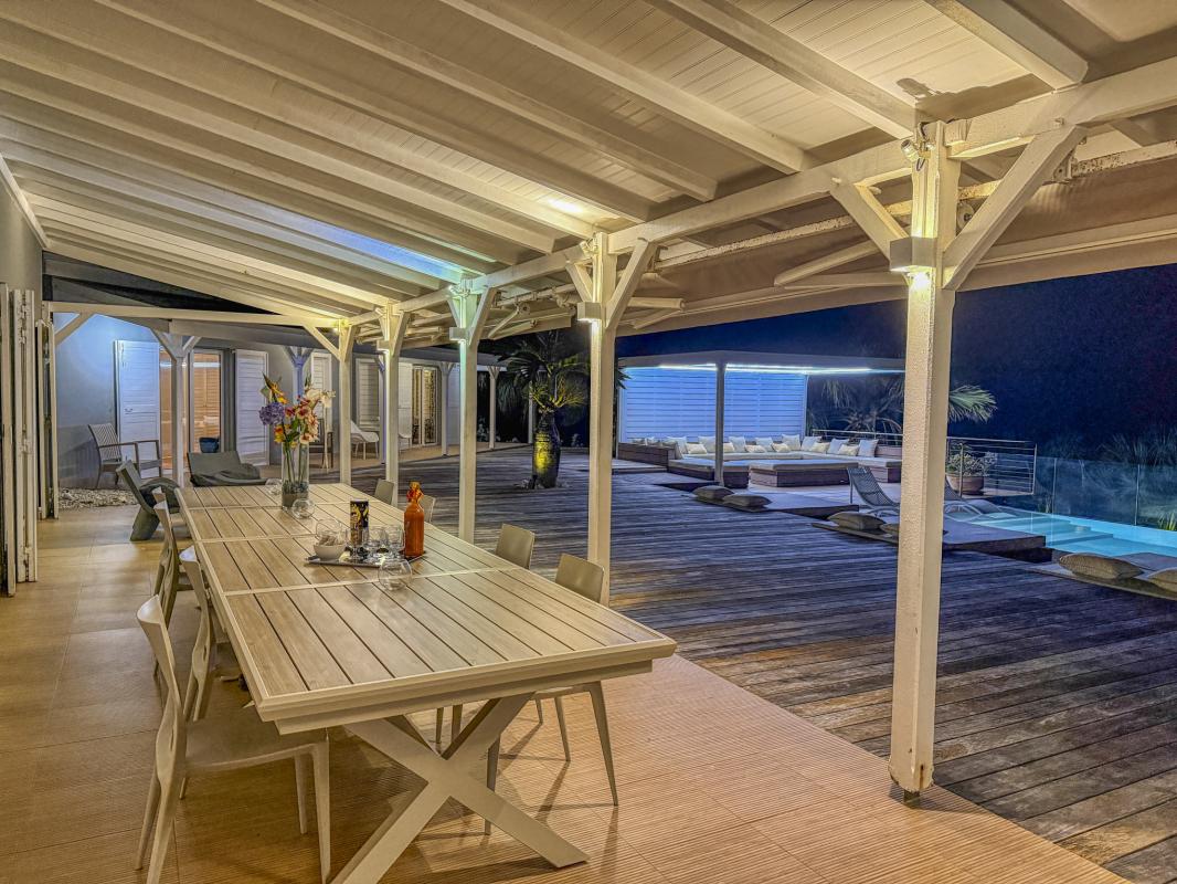 Villa luxe Sainte Anne Guadeloupe piscine vue mer pour 10 personnes