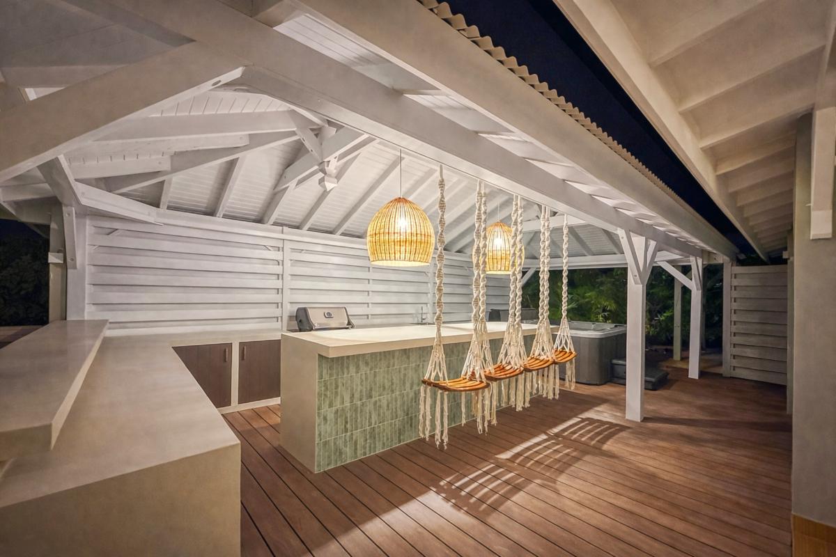 Villa luxe Sainte Anne Guadeloupe piscine vue mer pour 10 personnes